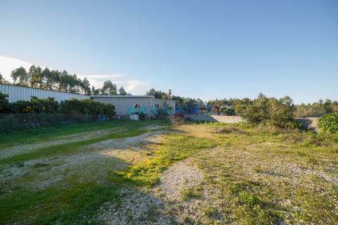 ANG977 - Moradia T4 para Venda em Porto de Mós