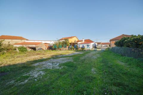 ANG977 - Moradia T4 para Venda em Porto de Mós