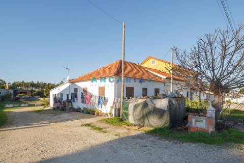 ANG977 - Moradia T4 para Venda em Porto de Mós