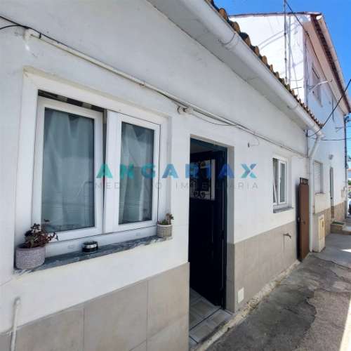 ANG966 - Moradia T3 para Venda em Calvaria de Cima, Porto de Mós.