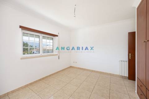 ANG987 - Prédio para Venda em Pedreiras, Porto de Mós, Leiria