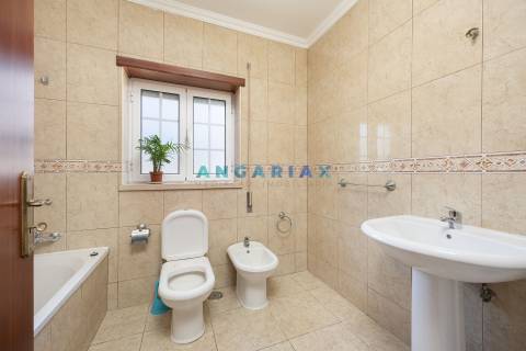 ANG987 - Prédio para Venda em Pedreiras, Porto de Mós, Leiria