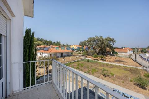 ANG987 - Prédio para Venda em Pedreiras, Porto de Mós, Leiria