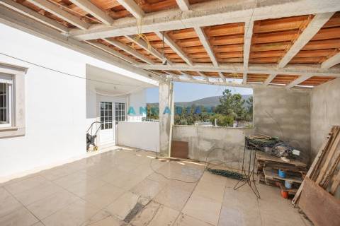 ANG987 - Prédio para Venda em Pedreiras, Porto de Mós, Leiria