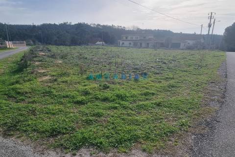 ANG1016 - Terreno de 3345m2 à Venda em Maceira, Leiria