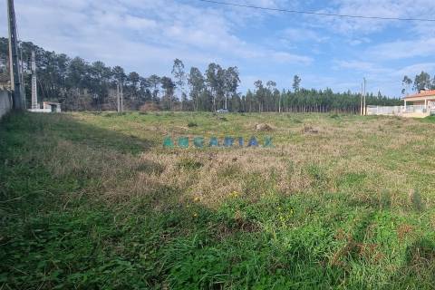 ANG1016 - Terreno de 3345m2 à Venda em Maceira, Leiria