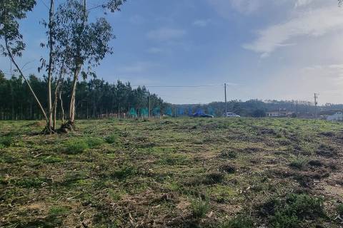 ANG1017 - Terreno de 4174m2 à Venda em Maceira, Leiria
