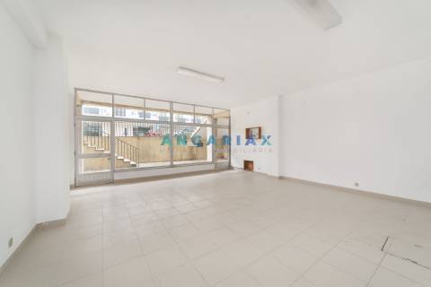 ANG1024 - Loja para Venda em Fátima, Ourém