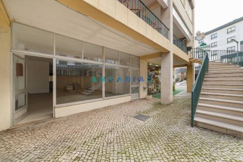 ANG1024 - Loja para Venda em Fátima, Ourém