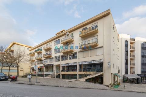 ANG1024 - Loja para Venda em Fátima, Ourém