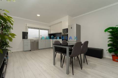 ANG1065 - Apartamento T2 para Venda na Batalha