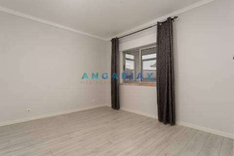 ANG1065 - Apartamento T2 para Venda na Batalha