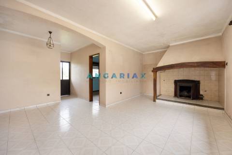 ANG1104 - Moradia T2+2 para Venda em Serro Ventoso, Porto de Mós