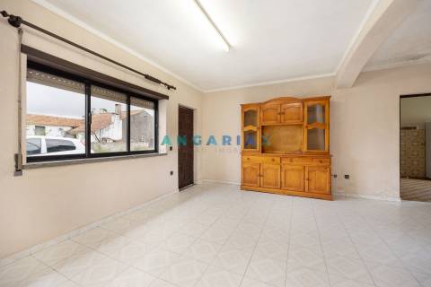 ANG1104 - Moradia T2+2 para Venda em Serro Ventoso, Porto de Mós