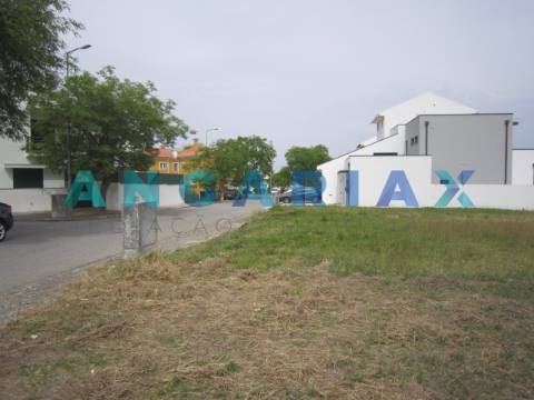 ANG1119 – Lote para Venda em Marinha Grande