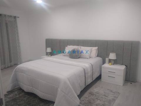 ANG1124 - Moradia T2 para Arrendamento em Porto de Mós