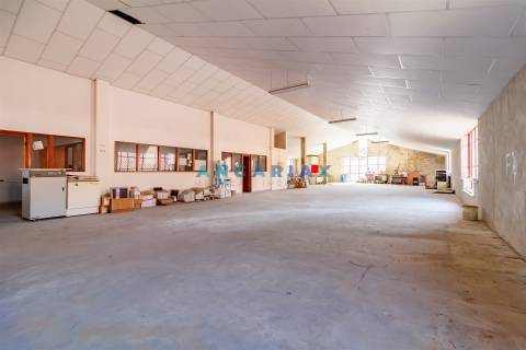 ANG1206 - Armazém para Venda em Batalha, Leiria