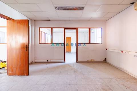 ANG1206 - Armazém para Venda em Batalha, Leiria