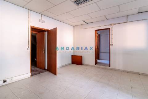 ANG1206 - Armazém para Venda em Batalha, Leiria