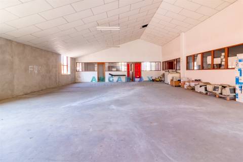 ANG1206 - Armazém para Venda em Batalha, Leiria