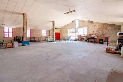 ANG1206 - Armazém para Venda em Batalha, Leiria