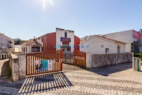 ANG1206 - Armazém para Venda em Batalha, Leiria