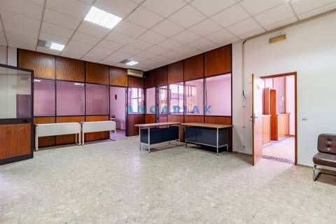 ANG1206 - Armazém para Venda em Batalha, Leiria