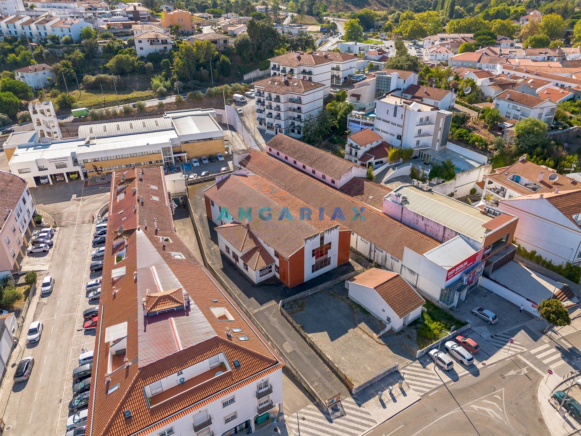 ANG1206 - Armazém para Venda em Batalha, Leiria