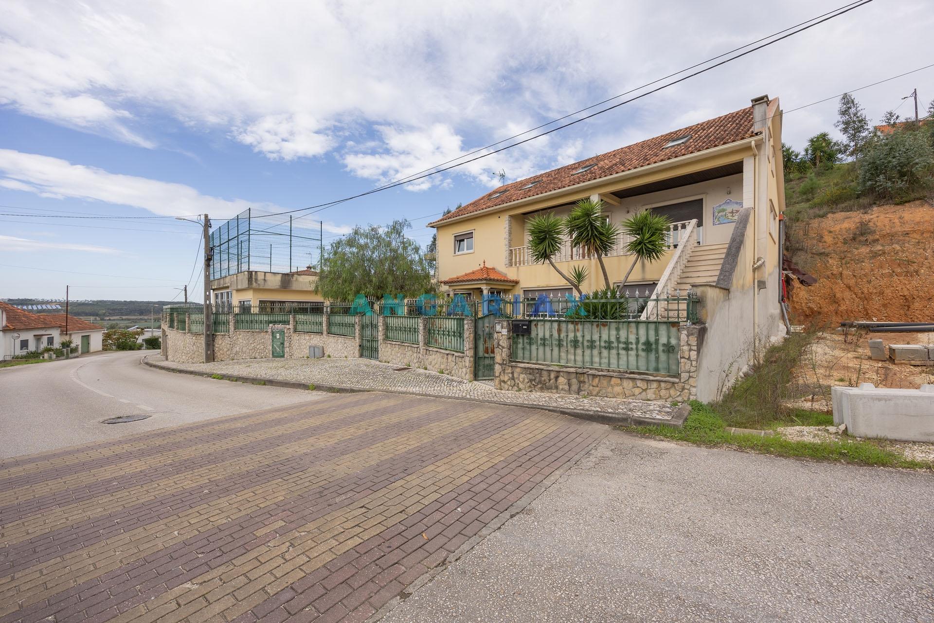 ANG1249 - Moradia T4 para Venda em Pelariga, Pombal