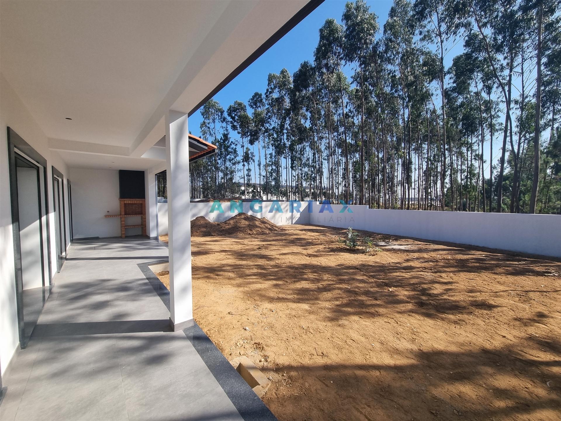 ANG1293 - Moradia T3 para Venda em Leiria