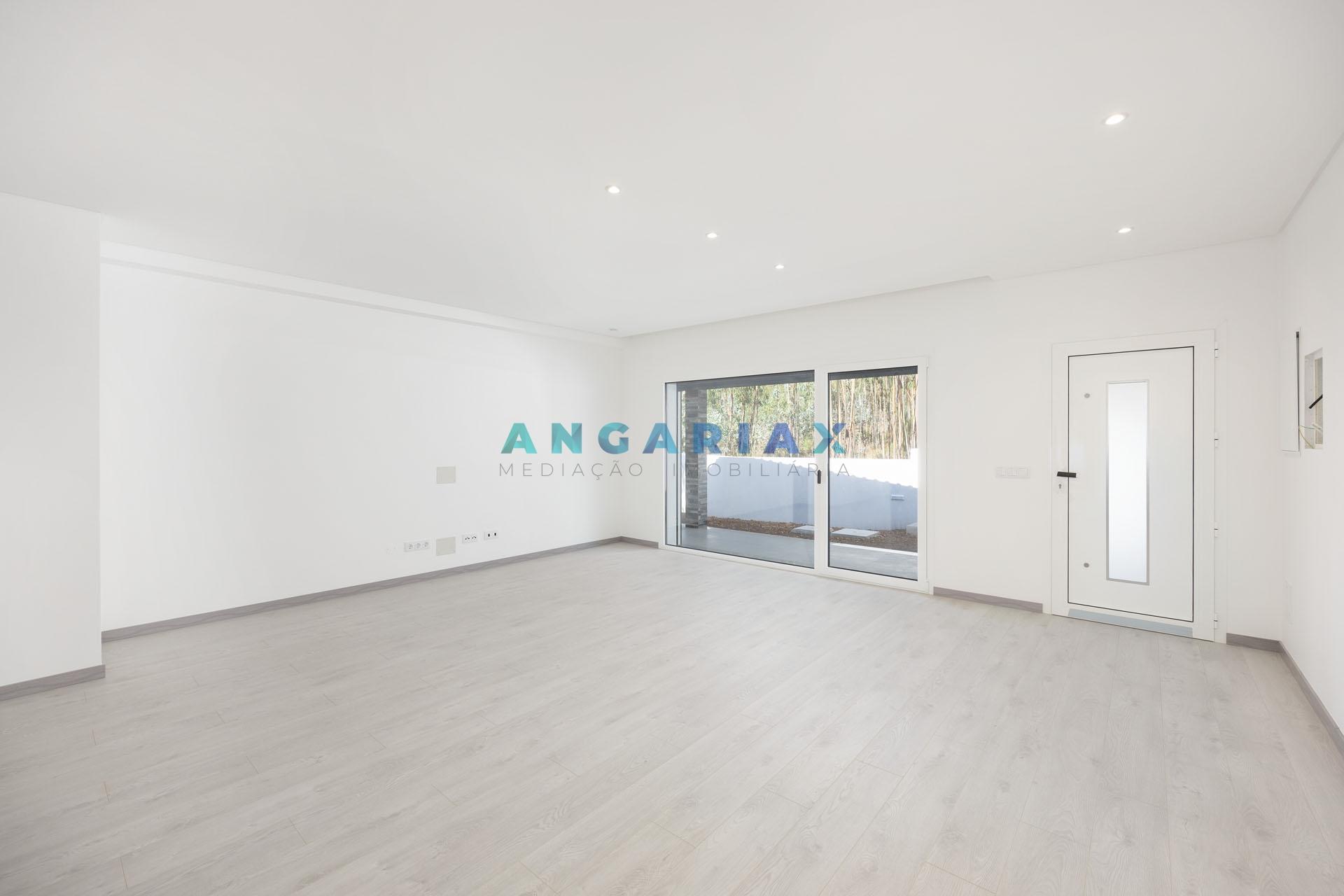 ANG1293 - Moradia T3 para Venda em Leiria