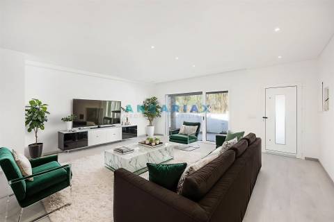 ANG1293 - Moradia T3 para Venda em Leiria