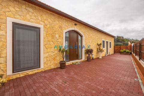 ANG1328 - Moradia T4 para Venda em Porto de Mós