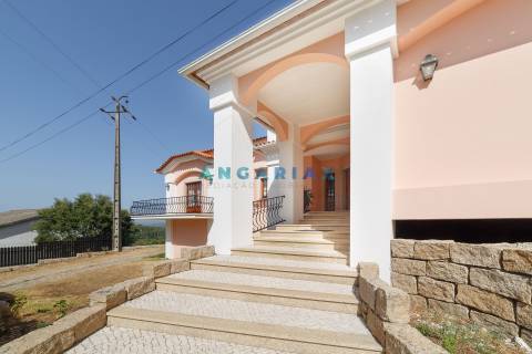 ANG1055 - Moradia T9 para Venda em Pedrógão Grande