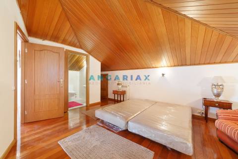 ANG1055 - Moradia T9 para Venda em Pedrógão Grande