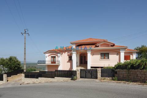 ANG1055 - Moradia T9 para Venda em Pedrógão Grande