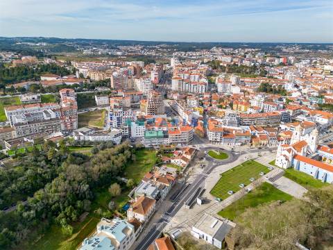 ANG1347 - Prédio para Venda em Leiria