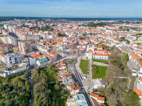 ANG1347 - Prédio para Venda em Leiria