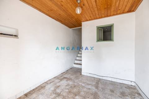 ANG1355 - Moradia T2 para Venda em Porto de Mós