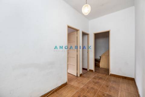 ANG1355 - Moradia T2 para Venda em Porto de Mós