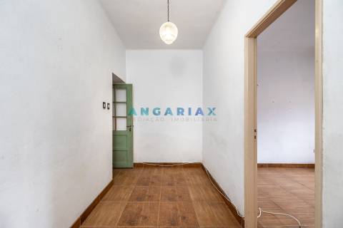 ANG1355 - Moradia T2 para Venda em Porto de Mós