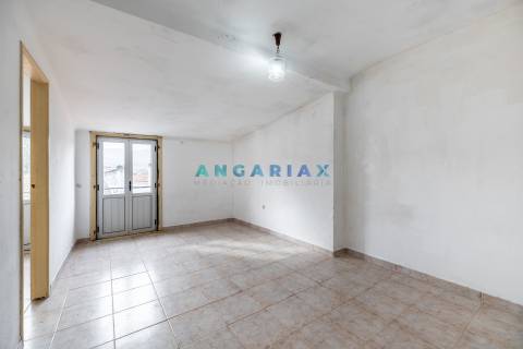 ANG1355 - Moradia T2 para Venda em Porto de Mós