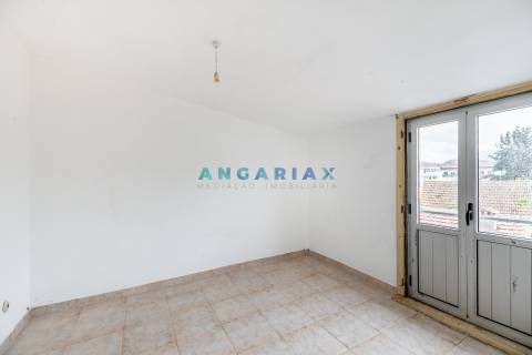 ANG1355 - Moradia T2 para Venda em Porto de Mós