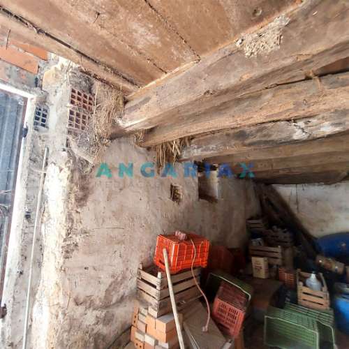 ANG1369 - Arrecadação para Venda em Juncal, Porto de Mós