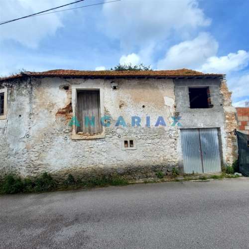 ANG1369 - Arrecadação para Venda em Juncal, Porto de Mós