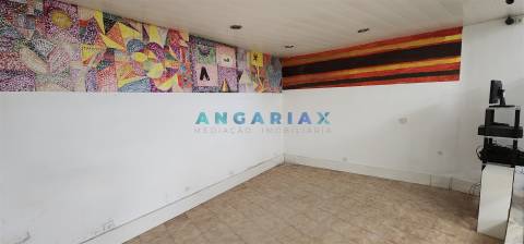 ANG1393 - Loja para Venda em Marinha Grande