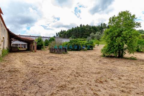 ANG1408 - Herdade T5 para Venda na Batalha