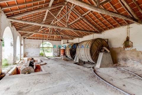 ANG1408 - Herdade T5 para Venda na Batalha