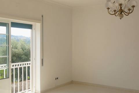 ANG1424 - Moradia T2 para Venda em Reguengo do Fetal, Batalha