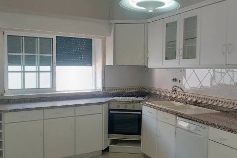 ANG1424 - Moradia T2 para Venda em Reguengo do Fetal, Batalha